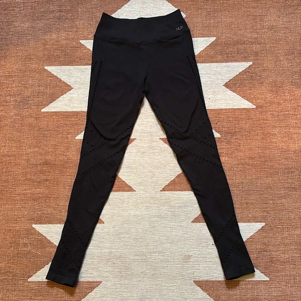 Small Nux black leggings with laser cut-outs